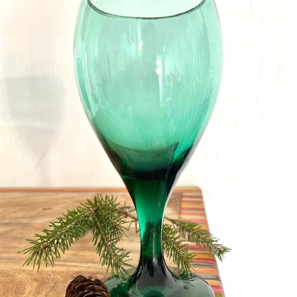 🎉HOST PICK🎉Vintage Libbey Juniper Green Wine Glasses with Gold rim - Set of 6 - Picture 3 of 11